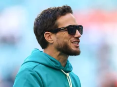 Los Chargers contratan al ex entrenador en jefe de los Dolphins, Mike McDaniel, como coordinador ofensivo