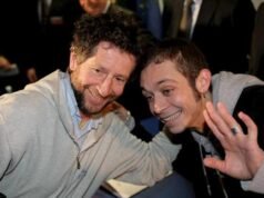 Valentino Rossi y su padre, enzarzados en una batalla legal por 200.000 euros: "Me engañó y firmé como un estúpido"