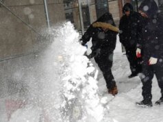 Gran parte de EE. UU. se recupera de la nieve, el aguanieve y el hielo de una enorme tormenta invernal