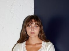 Una mujer de 29 años revela la señal de alerta temprana de que tiene trastorno bipolar, que se produjo años antes de que una crisis psicótica la hiciera arrestar en el aeropuerto de Stansted.