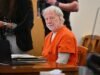 La ex-spouse estrella del Ala Oeste Timothy Busfield acusado de cuatro cargos de contacto sexual con un niño por un gran jurado