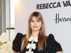 La canción anti-despertar de Holly Valance vuela a la cima de la lista de iTunes en Australia superando a Olivia Dean y Harry Styles, mientras la estrella de Neighbors supera a Apple Music sacando la canción de su plataforma