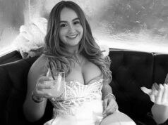 La reina de belleza, de 21 años, murió cuando su propio vehicle la inmovilizó converse la pared y la aplastó hasta la muerte.