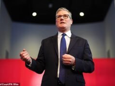 Alivio para ‘Never Here Keir’ mientras se dirige a la cumbre de seguridad de Múnich tras la crisis laborista… y los parlamentarios se dispersan para la mitad del mandato de la Cámara de los Comunes