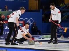 El equipo de curling de Canadá acusado de hacer trampa OTRA VEZ en los Juegos Olímpicos de Invierno mientras continúa el dramatization del doble toque