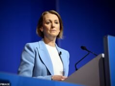 Telstra produce un baño de sangre mientras cientos enfrentan el hacha mientras el trabajo se envía a la India y la IA toma el control