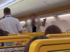 El avión de Ryanair que transportaba a británicos a Ibiza se ve obligado a dar marcha atrás en la pista después de que un pasajero ebrio causara “caos” stakes del despegue.