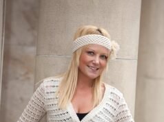 Bebiendo hasta SEIS botellas de vino al día, perdió a su hijo y su casa y fue acusada de lavado de dinero, pero la DJ de radio Nikki Hayes dice: Tocar fondo no me quebró, ME FORMÓ