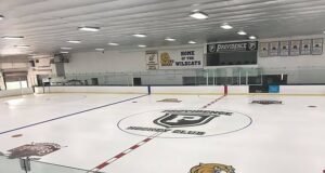 Varias personas baleadas en un partido de hockey de una escuela secundaria en Rhode Island