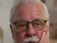 La desgarradora verdad detrás de la nota escrita a mano de súplica de su marido dejada en una calle principal de Noosa