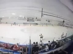 La política identifica al tirador de hockey que mató a dos como Robert Dorgan y dice que el sospechoso también usó un nombre femenino