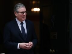 Le dicen al primer ministro que la prohibición de las redes sociales para menores de 16 años chocaría con su promesa de reducir la edad para votar