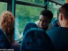 El anuncio de TfL que muestra a un hombre negro acosando a una chica blanca en un autobús está prohibido por “reforzar estereotipos raciales negativos”