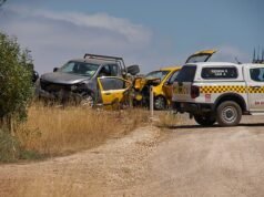 Horroroso accidente de carretera cerca de una popular ciudad turística costera en el sur de Australia deja un muerto y otro luchando por su vida