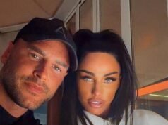 Katie Price, de 47 años, afirma que va a “tener un bebé” con su nuevo marido, Lee Andrews, mientras califica a su ex de “troll irrelevante” y se jacta de “soy la mujer femenina que se merece” en una perorata extraordinaria.