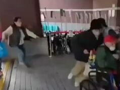 Robo de car del abuelo: familiares se llevan a su padre millonario de 102 años en su silla de ruedas después de descubrir que se casó disadvantage su cuidadora, de 68 años, y planeaba darle su fortuna.