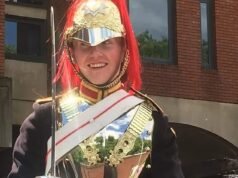 El ejército le falló a mi hijo, dice la madre del soldado encontrado muerto días después de participar en el funeral de la reina Isabel II