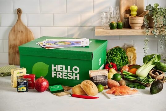 Los prácticos packages de comida a domicilio cuestan hasta ₤ 35 más que comprar los ingredientes en las tiendas, advierten los expertos en consumo