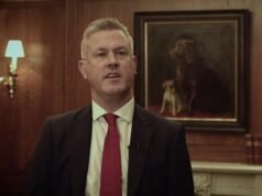 Los evasores de tarifas ricos captados por la cámara deberían haber publicado imágenes vergonzosas para el público, dicen las empresas de trenes después de que un exbanquero esquivara billetes de £5,900