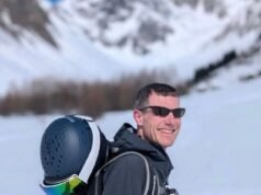 El director jubilado de la empresa, de 56 años, muere después de quedar enterrado a 8 pies de profundidad en una avalancha de los Alpes mientras esquiaba fuera de pista sin un transmisor de seguridad