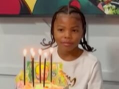 La carnival de cumpleaños termina horrorizada cuando un niño de 10 años cae 20 pies desde una tirolina al piso de concreto