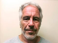 El hombre del dinero de Epstein renuncia a su puesto en la escuela de negocios de la Universidad de Cambridge después de que surgieran correos electrónicos con un financiero pedófilo
