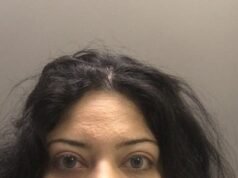 Madre, de 31 años, es responsible de asesinar a su hija de dos meses, que sufrió fracturas de cráneo, hemorragia analytical y fracturas de costillas y clavículas.