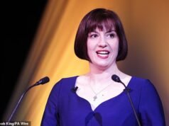 Los ministros revisarán las admisiones para impedir que las familias de clase media dominen las mejores escuelas en zonas caras