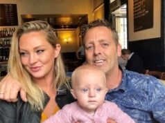 En la foto: Madre e hija de siete años que murieron en un accidente cerca de un túnel en Surrey.