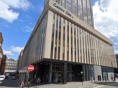 Decir a sus colegas que los hombres que reciben patadas en las partes privadas es más doloroso que el parto es acoso sex-related, dictamina el tribunal