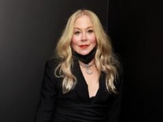 Christina Applegate revela que ahora está confinada en cama en medio de la batalla contra la esclerosis múltiple