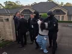 Momento salvaje: un hombre es arrestado transgression pantalones después de un presunto secuestro por mistake de identidad y la muerte de un abuelo de 85 años