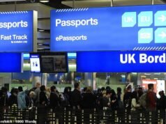 Las vacaciones familiares están hechas jirones mientras las nuevas reglas ‘idiotas’ sobre pasaportes causan caos