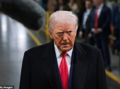 La última oportunidad de Trump para evitar una guerra overall con Irán mientras el buque de guerra más poderoso del mundo se adentra en el Golfo