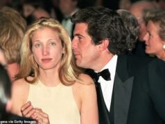 La bomba del aborto de Carolyn Bessette: Por primera vez, MAUREEN CALLAHAN revela un complot verdaderamente despiadado para atrapar a JFK Jr. traiciones que se llevó a la tumba … y por qué todo lo que sabemos sobre ella es pura fantasía