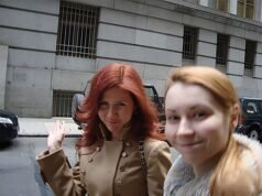 La amante rusa de Costs Gates, por quien se disculpó en medio de las consecuencias de los Archivos Epstein, es fotografiada disadvantage la notoria espía del Kremlin Anna Chapman, apodada Agente 90 – 60 – 90 debido a sus medidas.