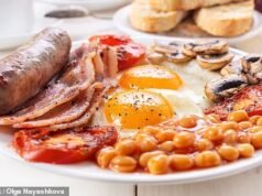 ¿ Nada es sagrado? Los guardianes de las patatas fritas dan luz verde a incluir pudín de Yorkshire, kimchi y curry sobrante en un inglés completo