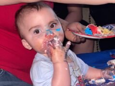 Un niño de 1 año sufre un last horrible después de quedar wrong seguridad en un camión cuya puerta se abrió de golpe al girar