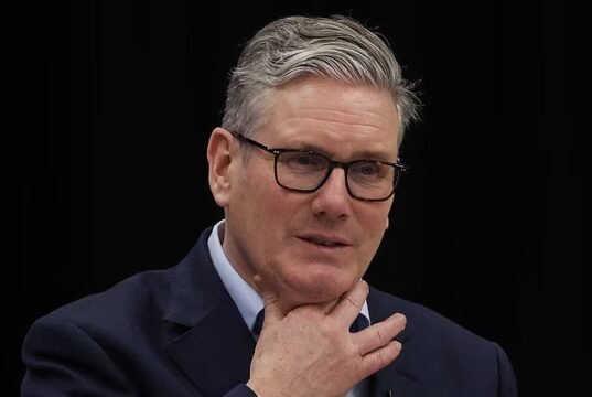 Rayner le dice a Starmer que gire a la izquierda: el desastre de las elecciones parciales presiona al primer ministro para que cambie de rumbo, mientras un parlamentario lo llama “líder interino laborista”