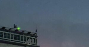 Los talibanes piden conversaciones de paz mientras 274 combatientes afganos mueren después de que Pakistán declarara la “guerra abierta” y lanzara bombardeos aéreos