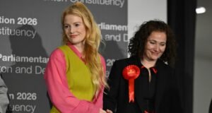 En un momento, la nueva diputada verde Hannah Spencer age una aspirante a señora Thatcher, y al siguiente un imberbe Jeremy Corbyn: ROBERT HARDMAN