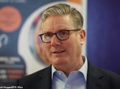 ¿ Starmer permitió que Trump usara a Diego García para los ataques a Irán? Es posible que los bombarderos estadounidenses hayan volado a 3 500 millas del territorio británico de ultramar