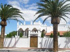 La policía corre hacia la mezquita de Perth después de un descubrimiento preocupante en las escaleras exteriores