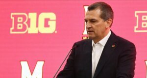 Informes: El ex entrenador de Maryland, Mark Turgeon, asumirá el cargo en Kansas City