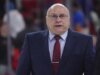 El gerente general de los Predators, Barry Trotz, anuncia su retiro