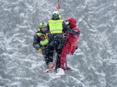 Lindsey Vonn ya era la estrella de estos Juegos Olímpicos. Ahora ella también es la heroína.
