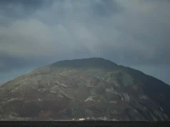 Las piedras de curling olímpicas están hechas de granito que se encuentra únicamente en una isla frente a la costa de Escocia.