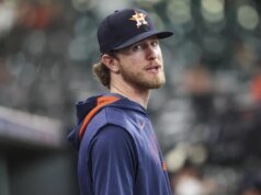 El cerrador de los Astros, Josh Hader (bíceps), incierto para el Día Inaugural