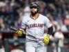 Informes: Diamondbacks firman al veterano 1B Carlos Santana