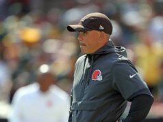 Los Rams contratan al entrenador de equipos especiales Bubba Ventrone